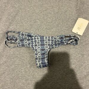 Midori emmie bikini bottom in Mykonos size medium